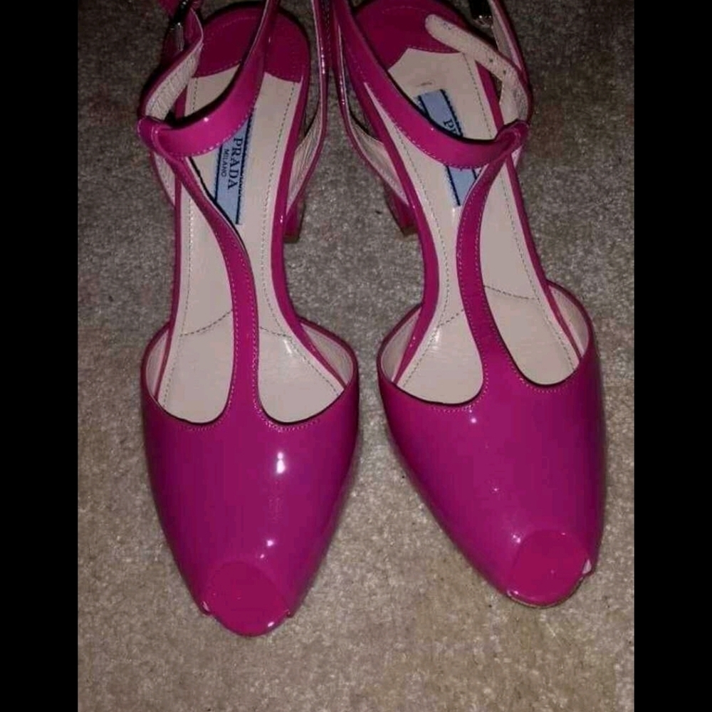Authentic Prada shoes - Picture 2 of 4